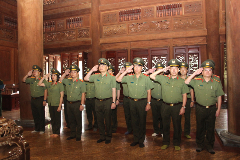 Văn phòng Bộ Công an về nguồn, báo công dâng Bác tại Khu Di tích K9 -1