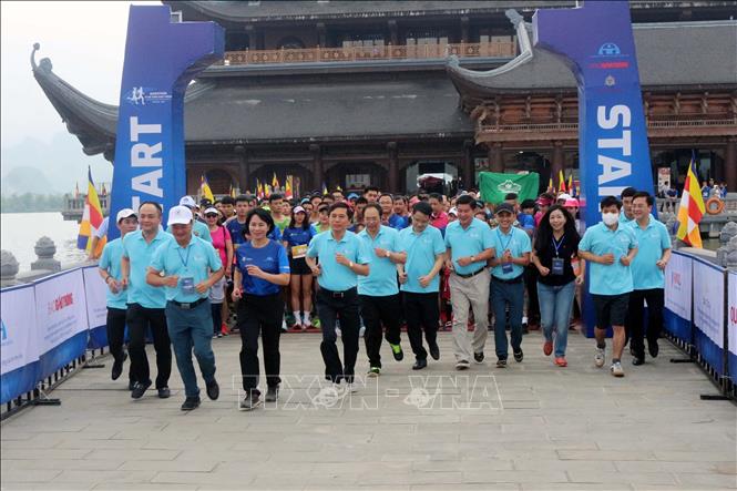 Khoảng 1.000 vận động viên tham gia Giải Marathon vì An toàn giao thông -0