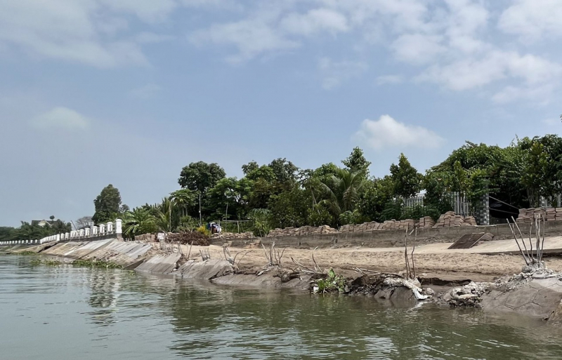 Đồng Tháp đang tìm phương án xử lý kè trăm tỷ bị sạt lở -0