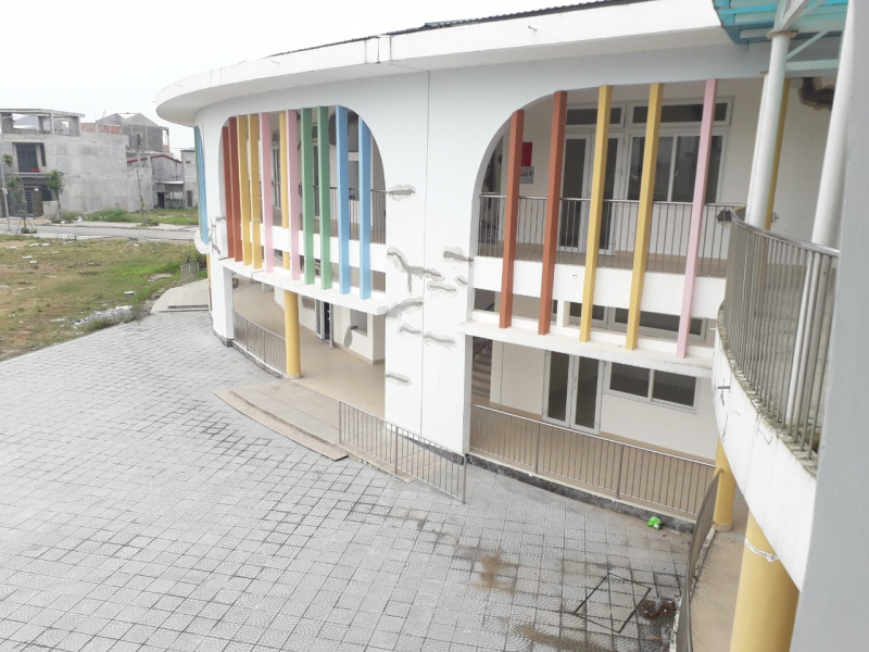 Chưa sử dụng, trường mầm non hiện đại nhất TP Huế đã phải sửa chữa hàng loạt vết nứt -0