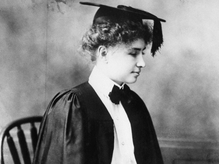 1. nữ tác giả trẻ helen keller.jpg -0