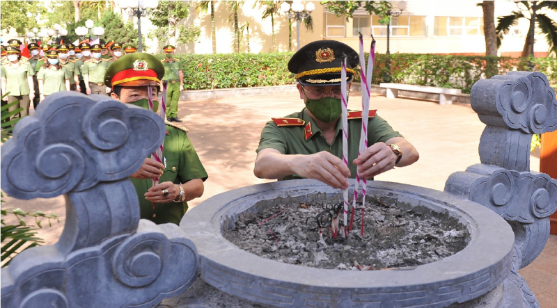 Công an Đắk Lắk phát động Lễ “Trồng cây đời đời nhớ ơn Chủ tịch Hồ Chí Minh” -0