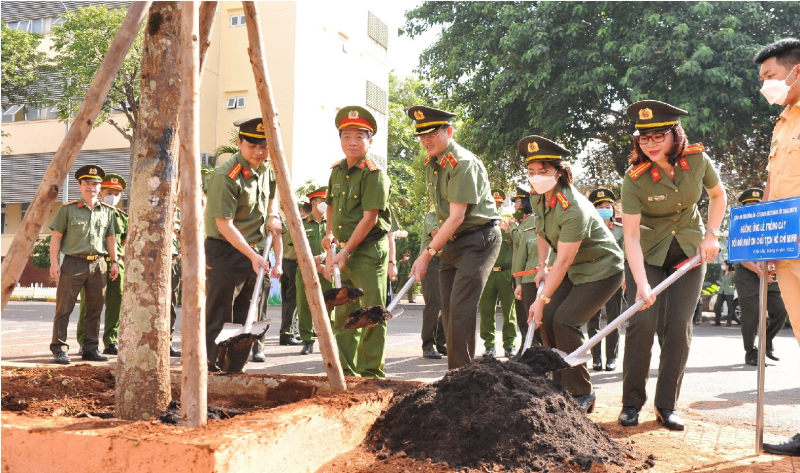 Công an Đắk Lắk phát động Lễ “Trồng cây đời đời nhớ ơn Chủ tịch Hồ Chí Minh” -0