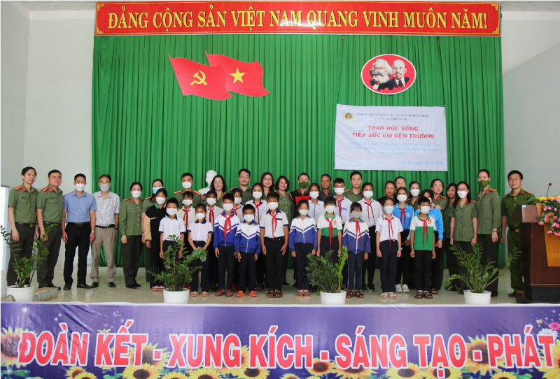 Công an Đắk Lắk phát động Lễ “Trồng cây đời đời nhớ ơn Chủ tịch Hồ Chí Minh” -1