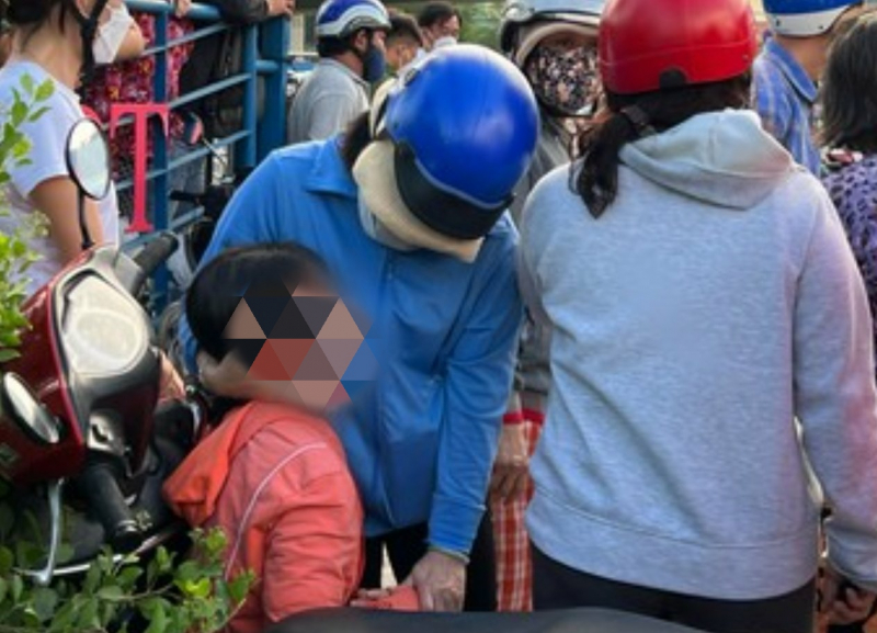 Va chạm với xe bồn, nữ hiệu trưởng trường mầm non tử vong -0