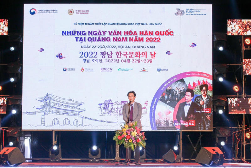 ông suk jin young, giám đốc trung tâm văn hóa hq phát biểu bế mạc.jpeg -0