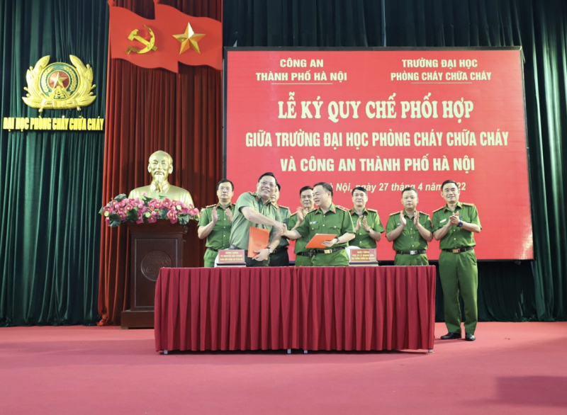 Công an TP Hà Nội và Trường Đại học PCCC ký kết quy chế phối hợp giữa hai đơn vị -0