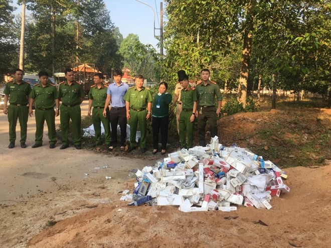 Tiêu hủy hơn 103.000 bao thuốc lá lậu -0