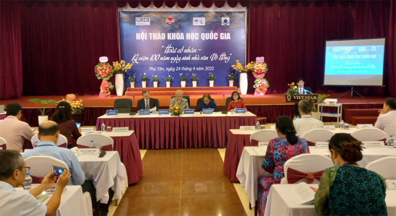 Võ Hồng - Người tránh xa những “vết xe cũ” -0