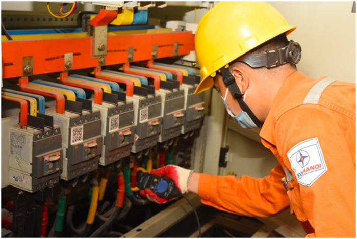 EVNHANOI đảm bảo cung ứng điện trong dịp lễ 30/4 và 1/5 -0