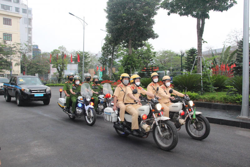 Phát động cao điểm bảo đảm trật tự an toàn giao thông chào mừng Sea Games 31 -1