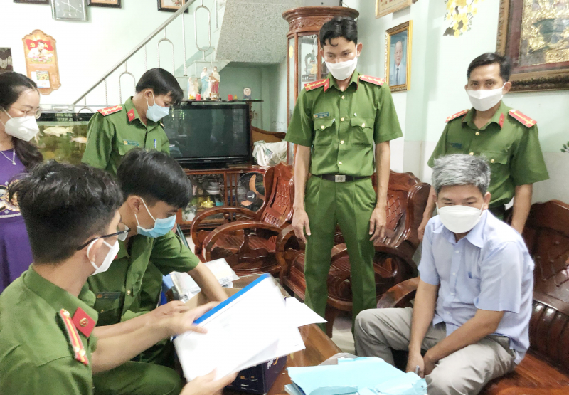 Bắt Giám đốc và nguyên Phó Giám đốc Ban QLDA Đông Bắc tỉnh Cà Mau -0