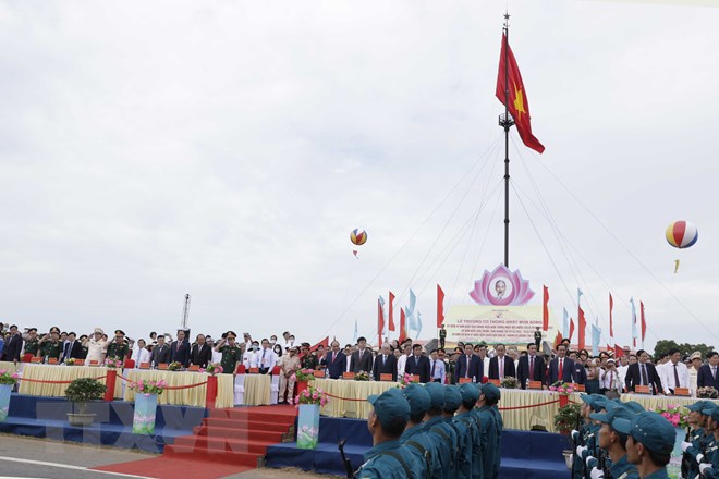 Chủ tịch nước Nguyễn Xuân Phúc dự Lễ thượng cờ Thống nhất non sông -0