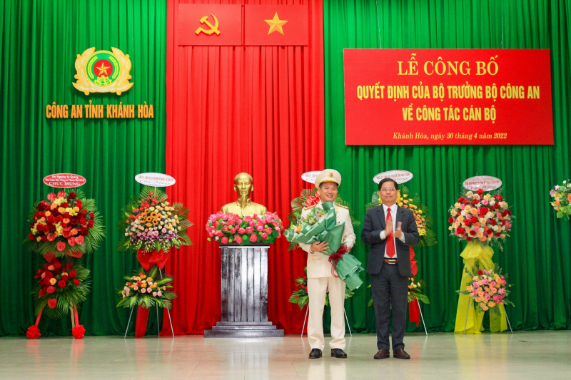 Công bố quyết định của Bộ Công an phân công nhiệm vụ Giám đốc Công an tỉnh Ninh Thuận và Khánh Hòa -0