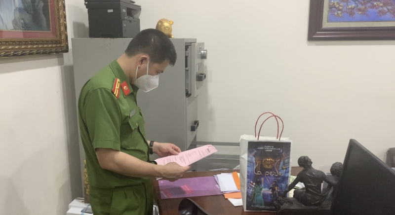 Chuyện chưa kể trong đêm khám xét Tập đoàn AIC Group -0