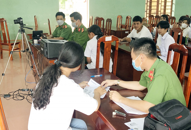 Công an Đắk Nông đẩy nhanh tiến độ cấp CCCD trong dịp lễ 30/4 và 1/5 -0