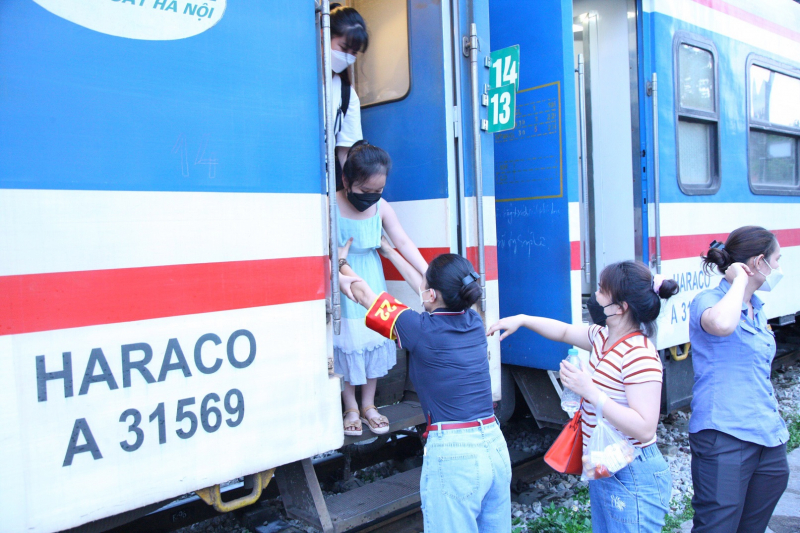 Làn gió mới trên thành phố Hoa Phượng Đỏ -0