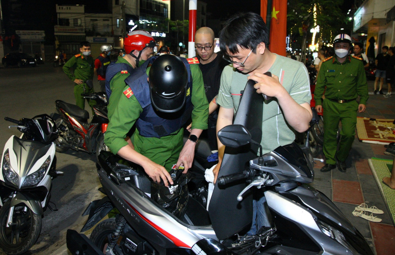 Làn gió mới trên thành phố Hoa Phượng Đỏ -1