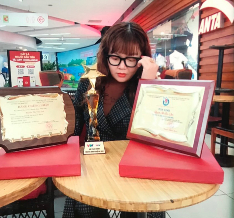 Nhà báo “dỏm” và cú lừa tiền tỉ -0