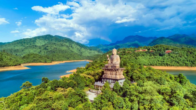 Nắng hanh ở miền Bắc, Trung Bộ mưa nắng đan xen -0