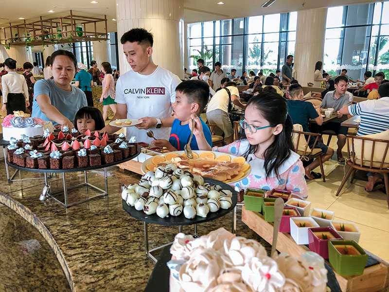 Hàng vạn du khách thích thú với kỳ nghỉ đa trải nghiệm tại resort 5 sao -0