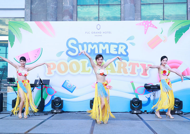 Hàng vạn du khách thích thú với kỳ nghỉ đa trải nghiệm tại resort 5 sao -0