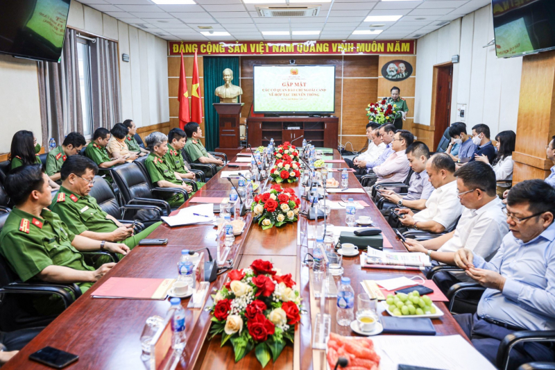 Những chiến công, hình ảnh đẹp của lực lượng CAND là chất liệu phong phú, sinh động  -0