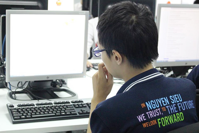 Học sinh đăng ký dự thi tốt nghiệp THPT trực tuyến suôn sẻ -0