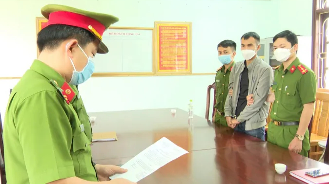 Bắt giữ đối tượng vận chuyển trái phép nhiều xương, động vật quý hiếm  -0