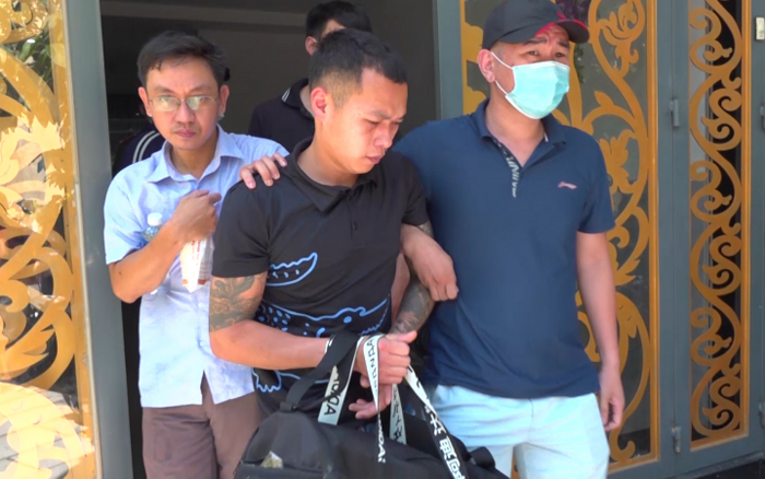 Bắt “nóng” nhóm đối tượng truy nã nguy hiểm -0