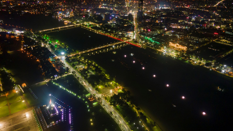 Seven lotus lanterns on Huong River lit up to celebrate Buddha's birthday -0