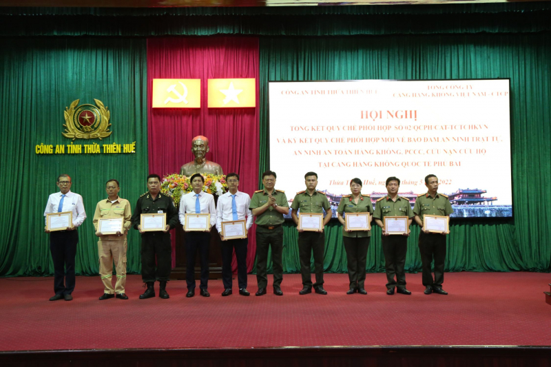 Tăng cường đảm bảo an ninh, an toàn tại Cảng hàng không quốc tế Phú Bài  -0