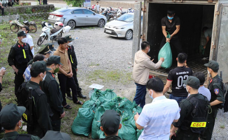 Thu mua gần 1 tấn thuốc nổ rồi vận chuyển vào Nam -1