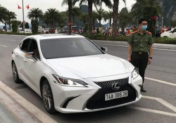 Dàn xe sang bị tạm giữ tại nhà cựu Chủ tịch UBND TP Hạ Long đứng tên ai? -0