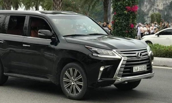 Dàn xe sang bị tạm giữ tại nhà cựu Chủ tịch UBND TP Hạ Long đứng tên ai? -0