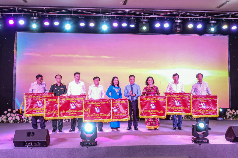 Hội Nhà báo Việt Nam biểu dương nhiều tập thể, cá nhân xuất sắc -0