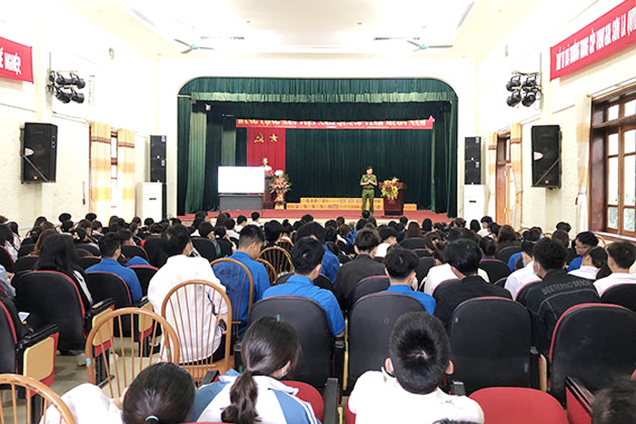 Tuyên truyền pháp luật cho học sinh Trường  Trung cấp Văn hóa Nghệ thuật và Du lịch Sơn La -0