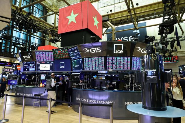 Thủ tướng Phạm Minh Chính tham quan, làm việc tại sàn giao dịch chứng khoán lớn nhất thế giới tại New York -6