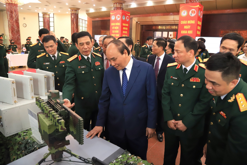 Chủ tịch nước trao giải thưởng Hồ Chí Minh cho 2 công trình khoa học công nghệ lĩnh vực quân sự, quốc phòng -0