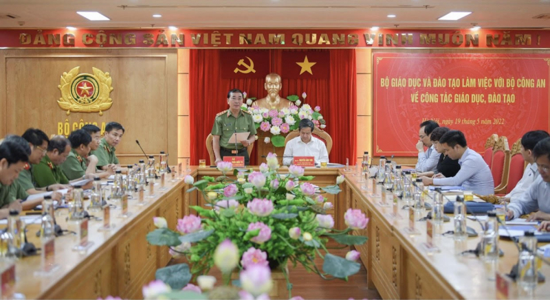 Bộ Giáo dục và Đào tạo làm việc với Bộ Công an về công tác giáo dục đào tạo -0