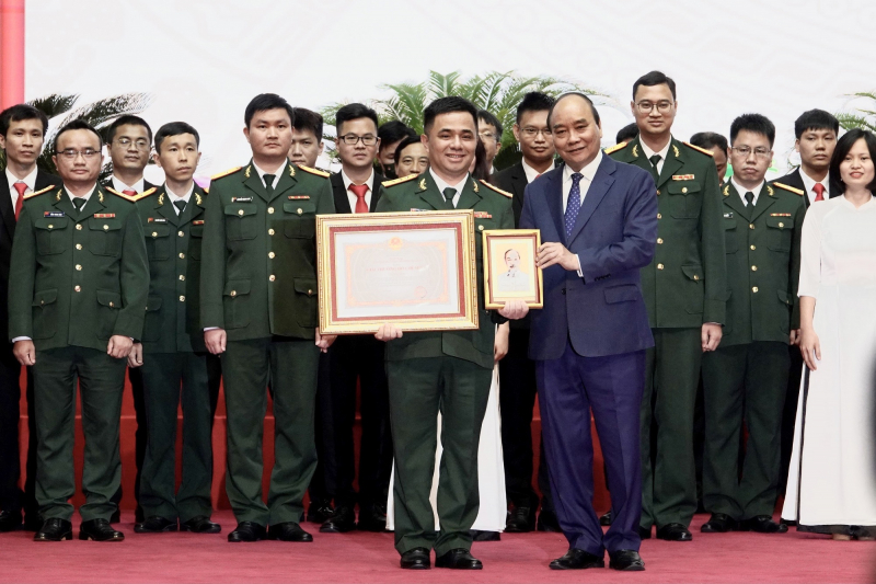 Chủ tịch nước trao giải thưởng Hồ Chí Minh cho 2 công trình khoa học công nghệ lĩnh vực quân sự, quốc phòng -0