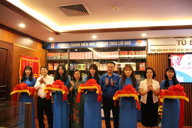 Phát động thi giới thiệu sách về Bác Hồ và ra mắt tủ sách “Thanh niên học và làm theo lời Bác” -0