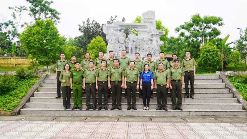 Thứ trưởng Lê Văn Tuyến thăm và làm việc tại Bắc Kạn -0