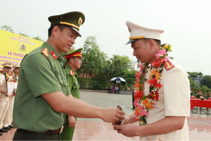 báo công 1 hải.png -0