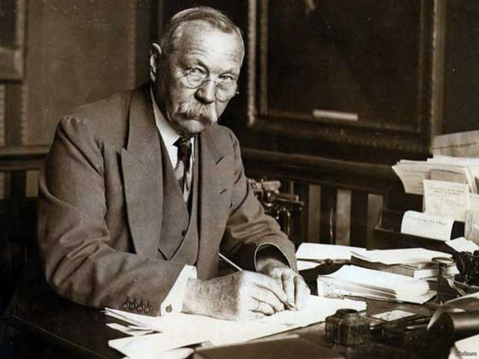 1. arthur conan doyle.jpg -0
