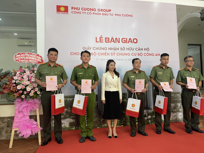 Cán bộ, chiến sĩ Dự án Nhà ở xã hội Bộ Công an tại TP Hồ Chí Minh được nhận sổ hồng -0