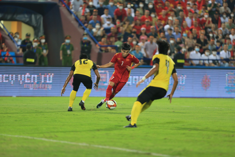 Không hay vẫn lừng lững tiến vào chung kết -0