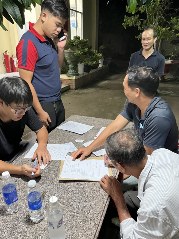 Thay tên, đổi họ, thay đổi toàn bộ thông tin lai lịch của người thân trong gia đình vẫn không thoát tội. -0