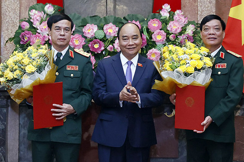 Trao quân hàm Thượng tướng cho 2 sĩ quan từng chiến đấu bảo vệ biên giới -0