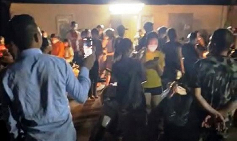 Người dân “than trời” vì quá ô nhiễm -0